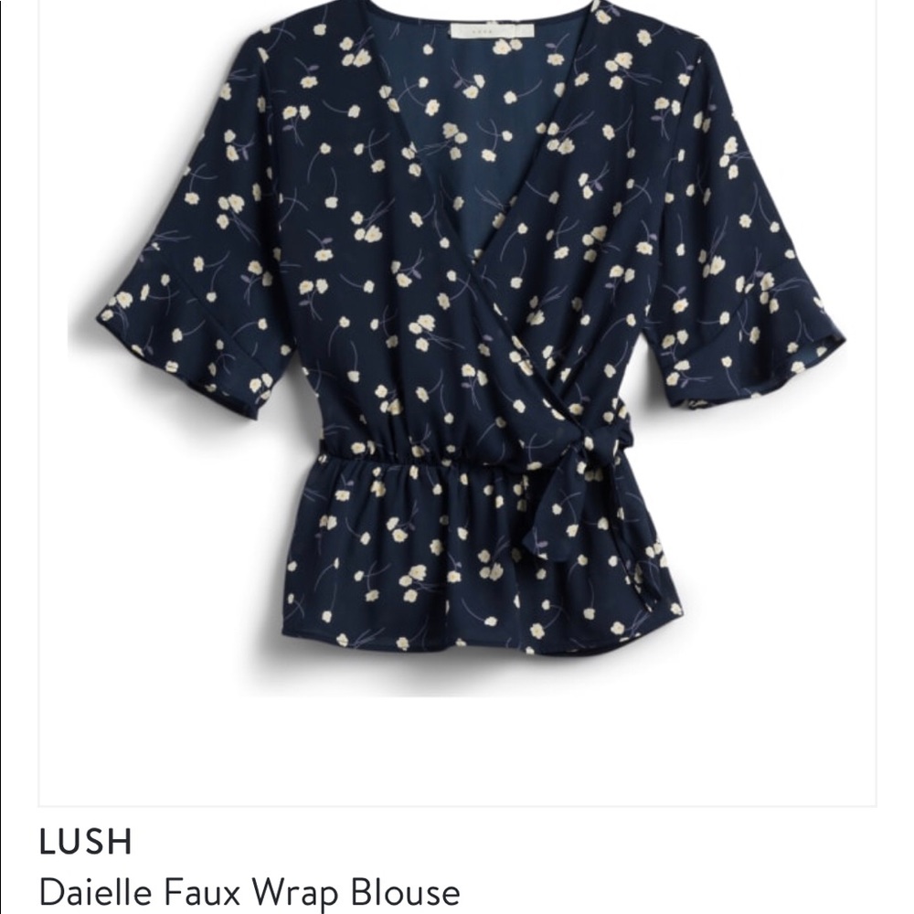 Lush Floral Faux Wrap Top size XL - Picture 9 of 9